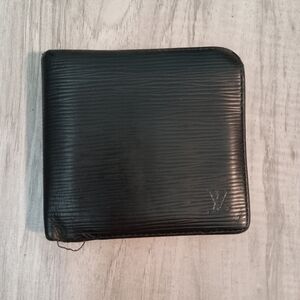 LOUIS VUITTON Marco Black Epi Leather BiFold Wallet
